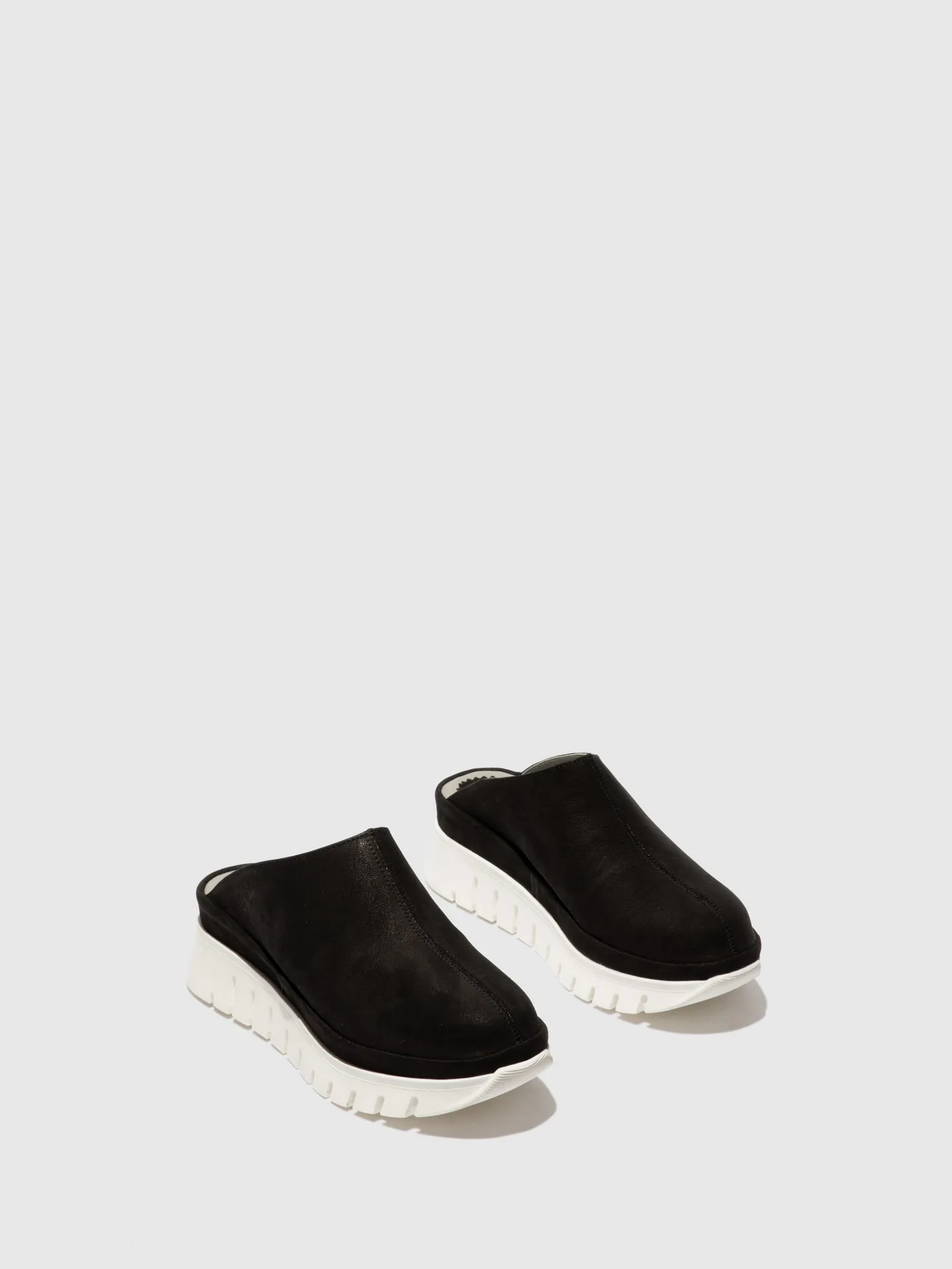 Closed Mules BULT130FLY BLACK